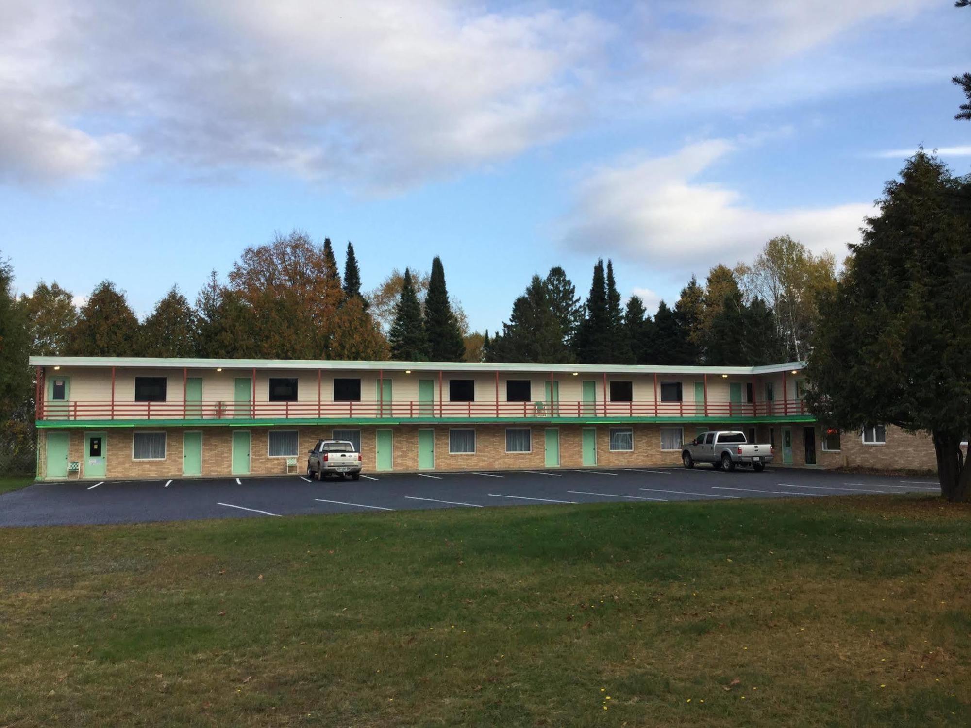 Cedars Motel Ironwood Exterior foto