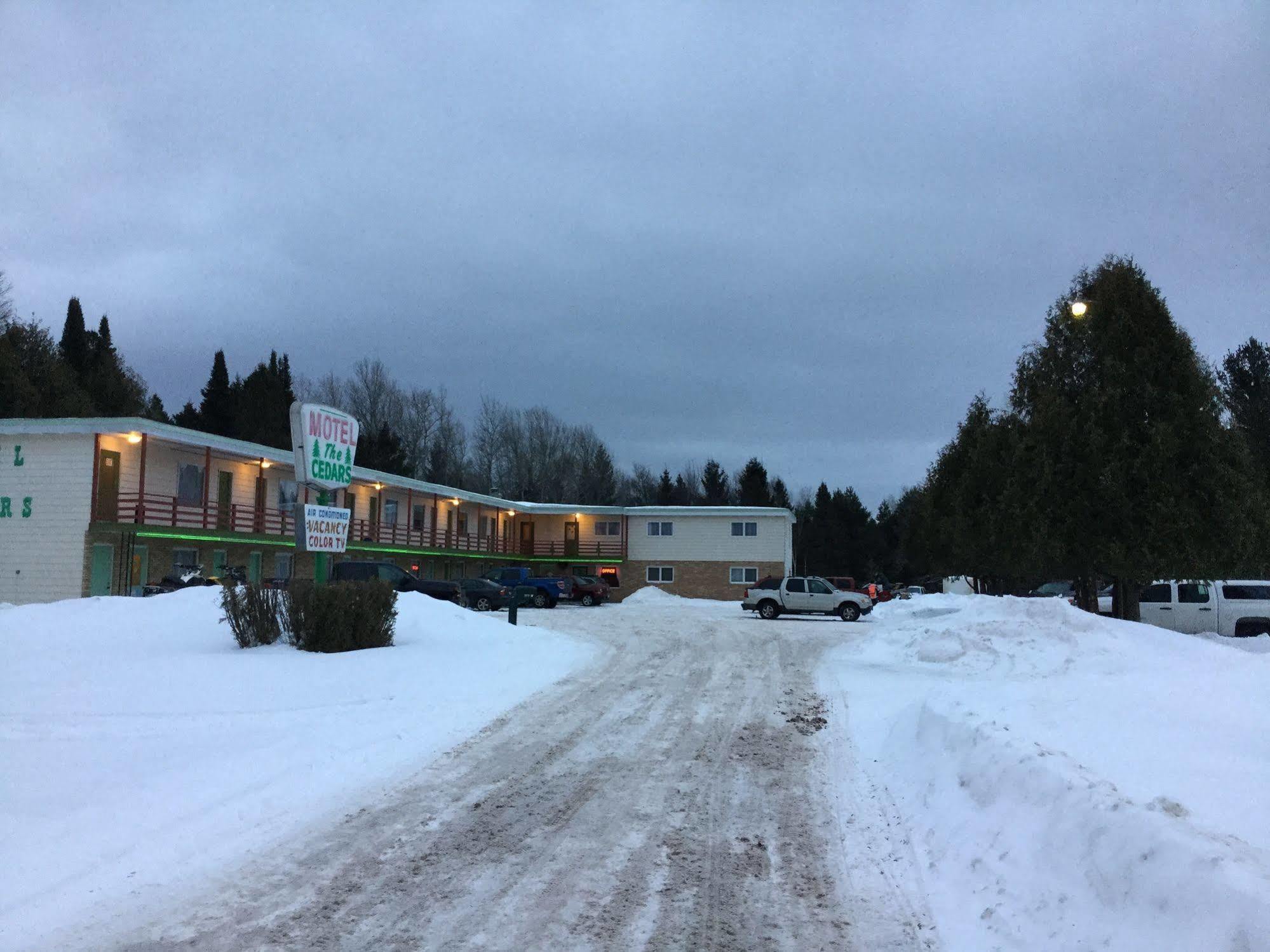 Cedars Motel Ironwood Exterior foto