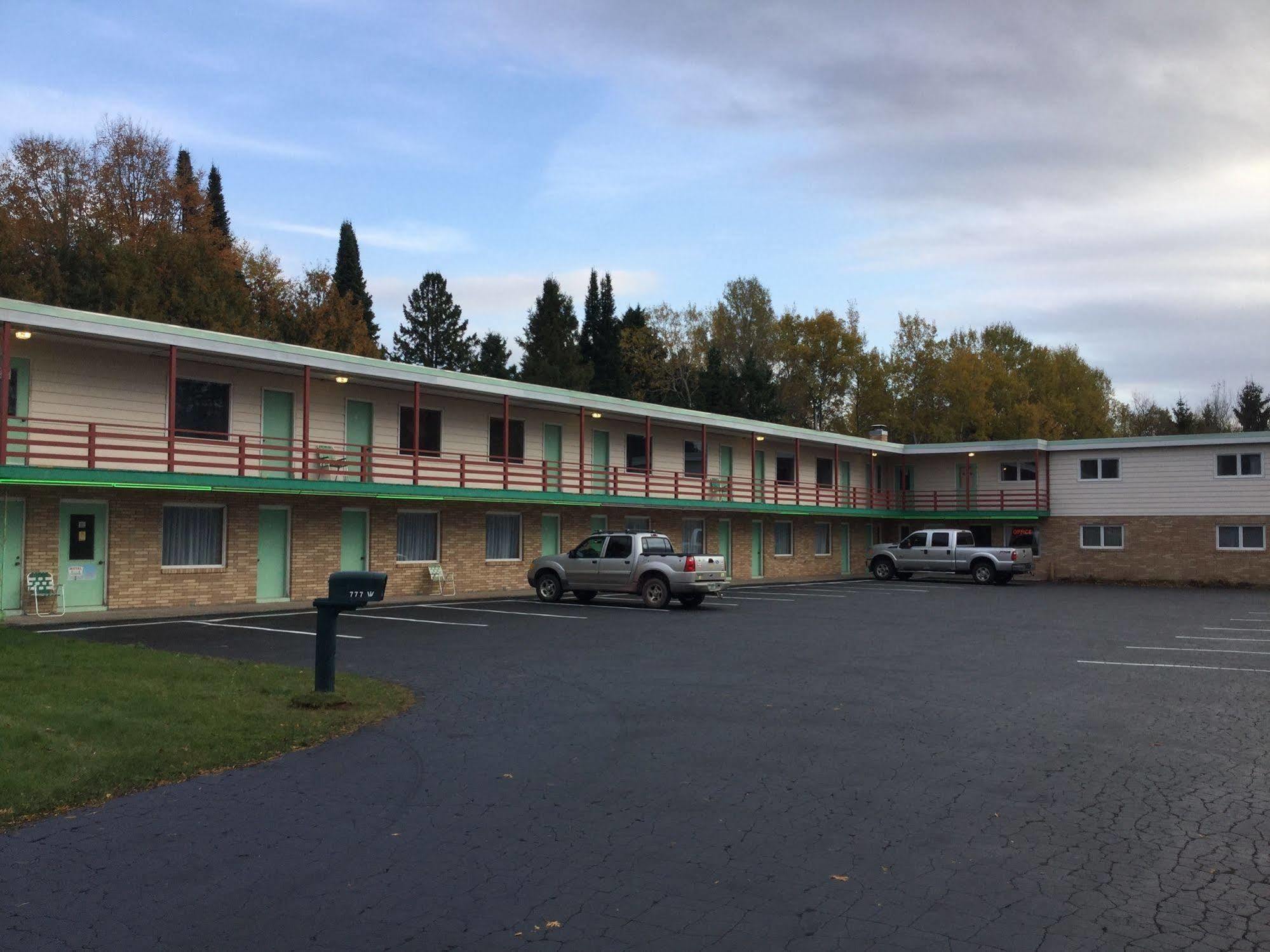 Cedars Motel Ironwood Exterior foto